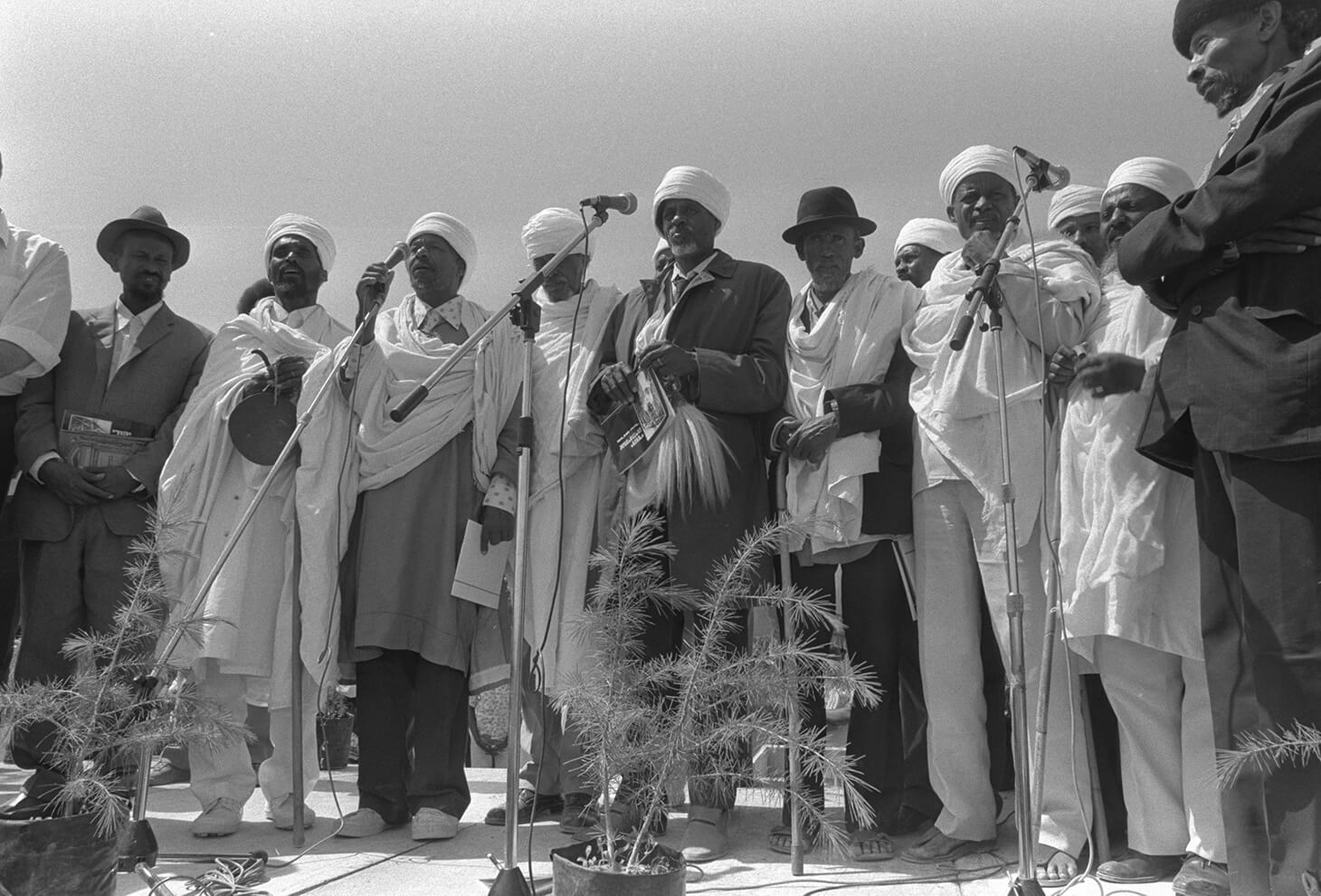 ELDERS OF EHTIOPIAN COMMUNITY ADDRESSING THE GATHERING DURING TREE-PLANTING CEREMONY NEAR RAMAT RAHEL, JERUSALEM. Photo by: Nati Hernik, GPO